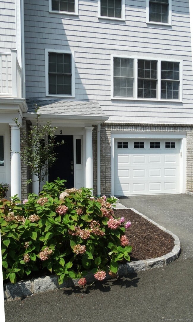 Building Photo - 52 Campfield Dr