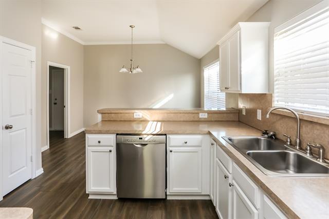 Foto del edificio - 3305 Overstreet Ln