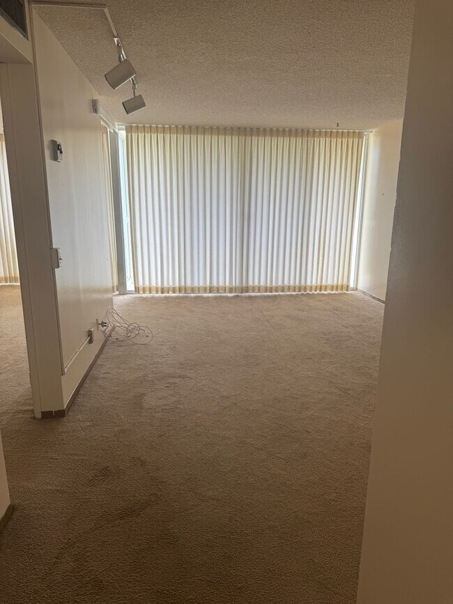 Foto del edificio - Furnished 2 bedroom 1 bath Condo