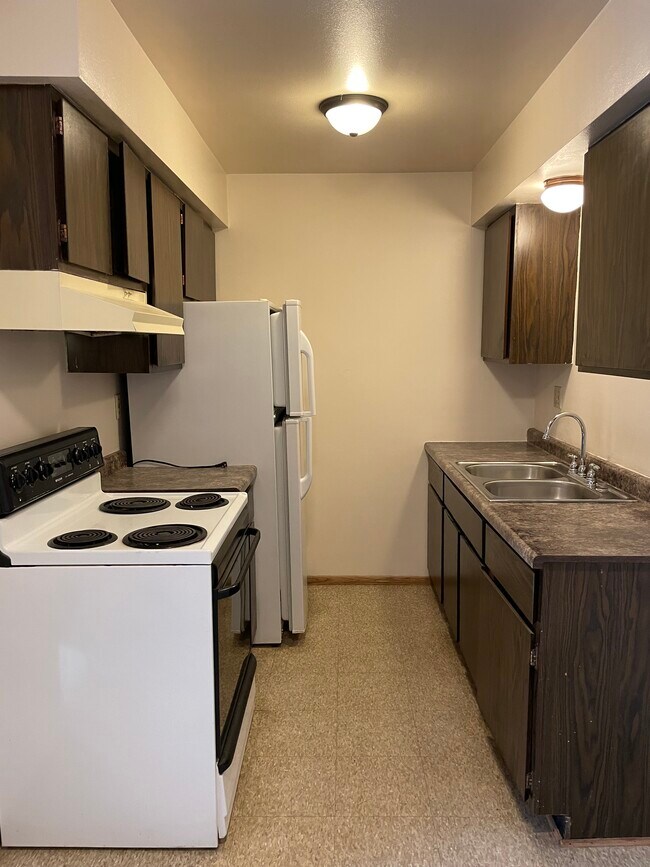 Kitchen - 3180 S Brust Ave