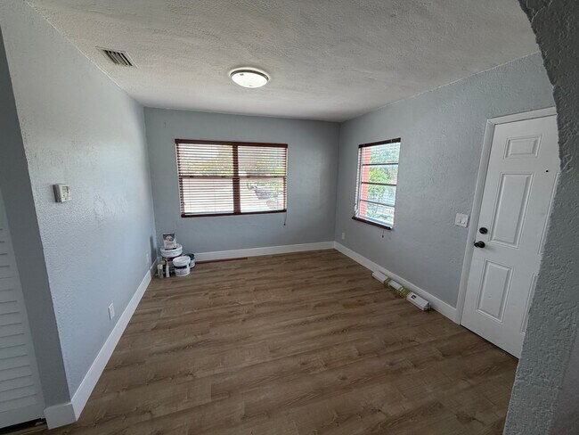 Foto del edificio - 425 SW 21st Ave