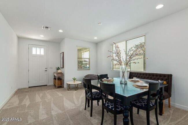 Building Photo - 8914 W Palo Verde Dr