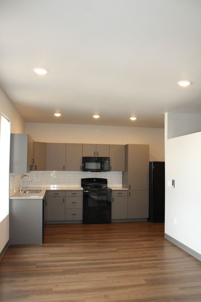 Interior Photo - Station 955