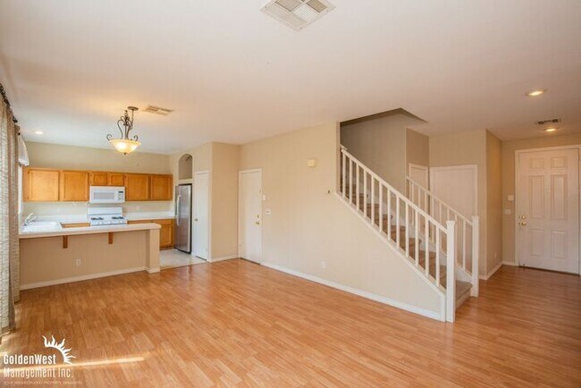 Building Photo - Lovely 3Bdm 2.5Ba Two-Story Home in the Heart of Summerlin!
