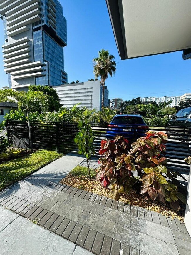 Foto del edificio - 228 SE 9th Ct