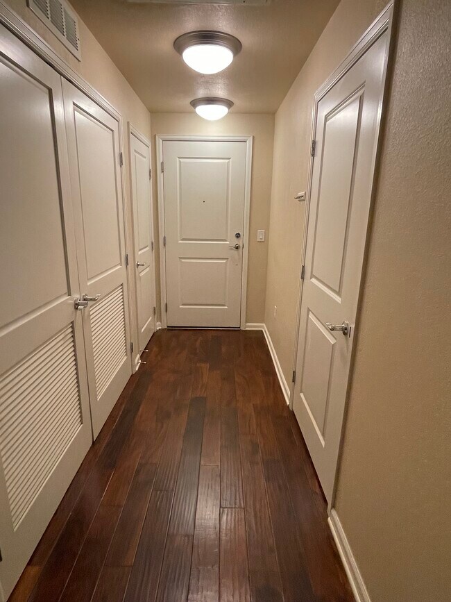 Foto del edificio - 8165 E Lowry Blvd