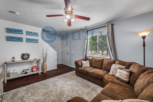 Building Photo - 703 Ry Ln