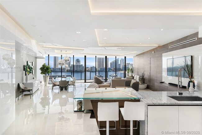 Building Photo - 5000 Island Estates Dr