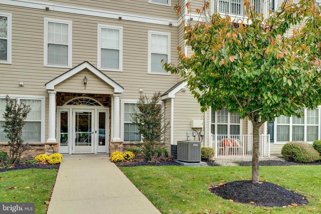 Foto principal - 60 Kyle Way