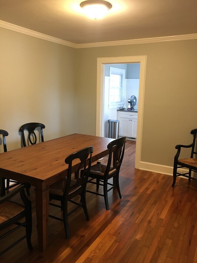Foto del edificio - Beautifully Remodeled 2 Bed, 1.5 Bath Home...
