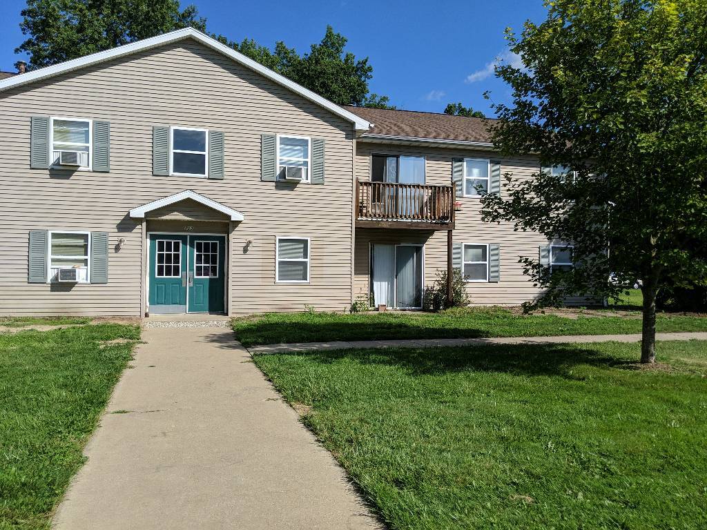 Foto principal - 703 Bentley St