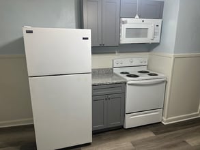 Building Photo - 4 Church St