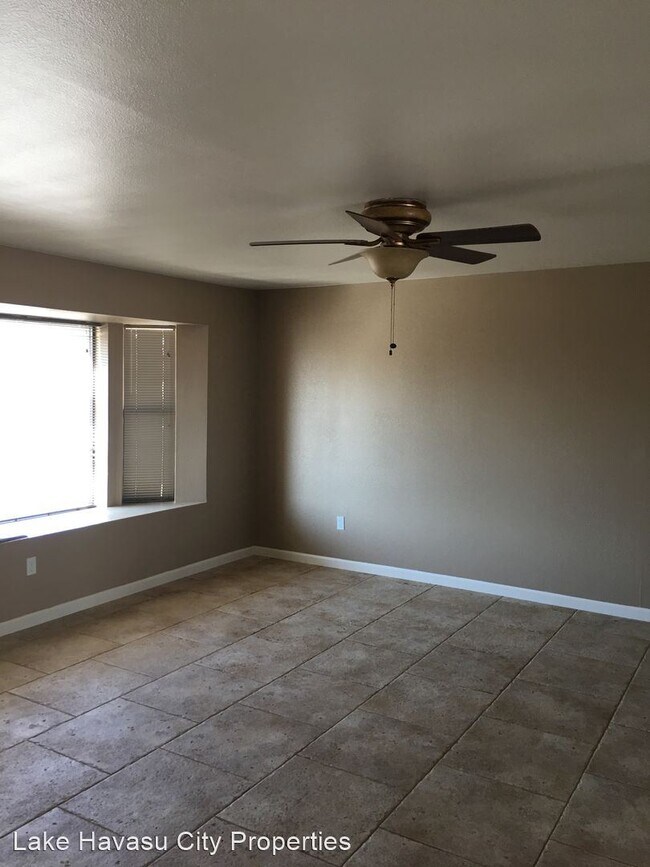 Building Photo - 3 br, 2 bath House - 3040 Chemehuevi Blvd