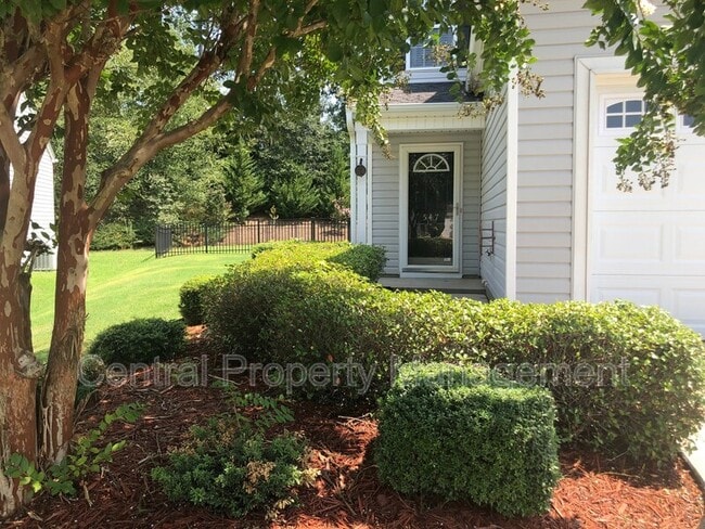 Building Photo - 547 Clairidge Dr