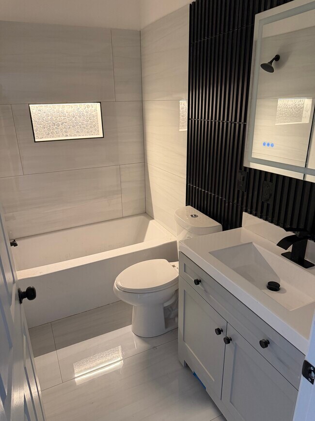 Foto del edificio - 2710 Pulaski Hwy