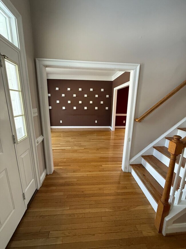 Foto del edificio - Large 4 Bedroom Home in Glen Allen