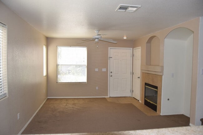 Building Photo - NORTHWEST - 2 STORY, 5 BEDROOM HOME