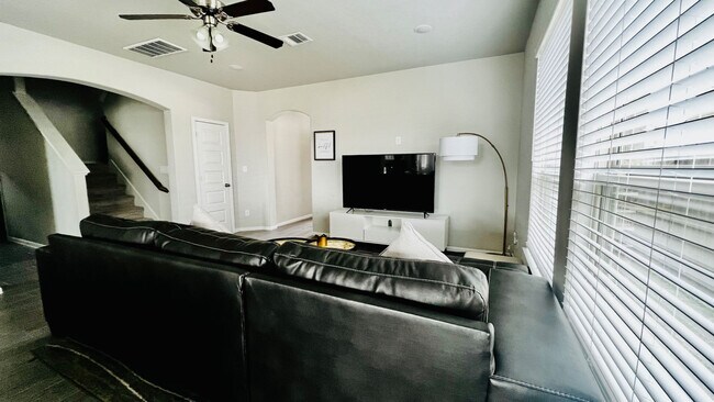 Foto del edificio - 24319 Wild Bramble Ln