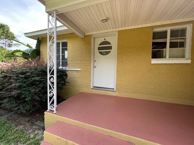 Foto del edificio - Pensacola - Warrington - 1 Bedroom, 1 Bathroom