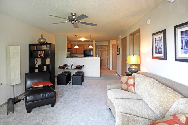 1BR, 1BA, Danford - 716SF - Foxmoor Apartments