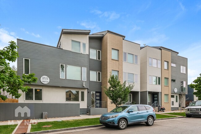 Building Photo - 3735 Kalamath St