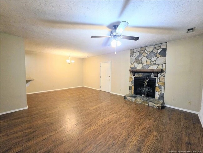 Building Photo - 1861 Tryon Dr