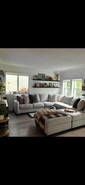 Building Photo - 517 Menendez Ave