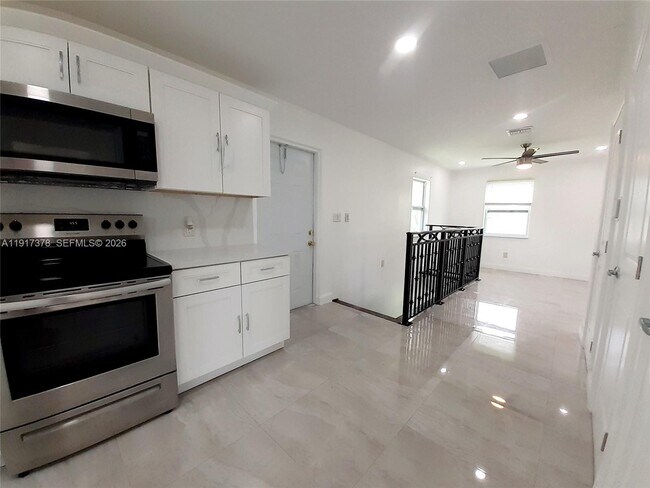Foto del edificio - 13755 SW 20th St