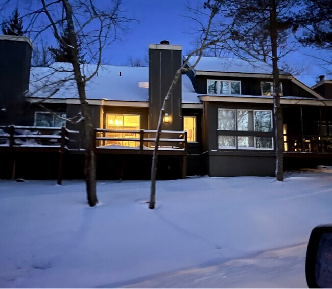 Building Photo - 17 Snow Plow Hill