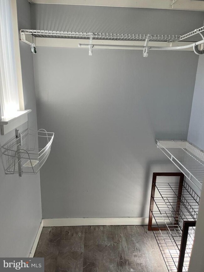 Foto del edificio - 4310 Eastview Ln