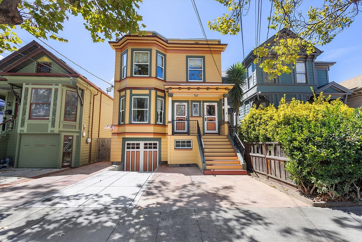 1044 1/2 Central Ave - 1044 1/2 Central Ave