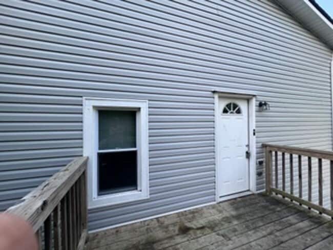 Building Photo - Maryville 37803 - 2 bedroom 1.5 bath apart...