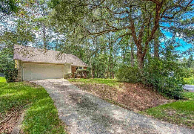 Building Photo - 3200 Langley Cir