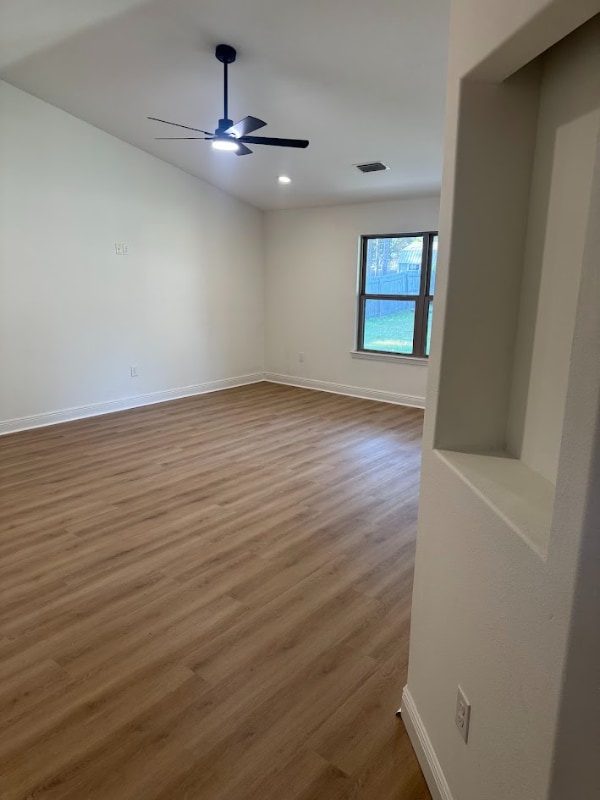 Building Photo - 9154 Deer Ln