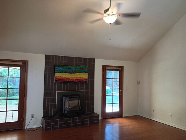 Foto del edificio - Excellent Fair Oaks Location 3 Bedroom Home!