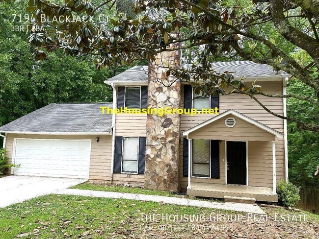 Building Photo - 1 Free Month Rent + 13 Month Lease