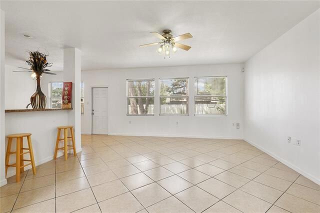 Foto del edificio - 2001 Dylan Dr