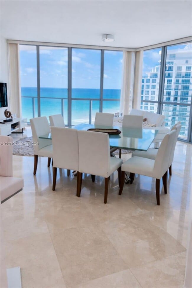 Building Photo - 3101 S Ocean Dr