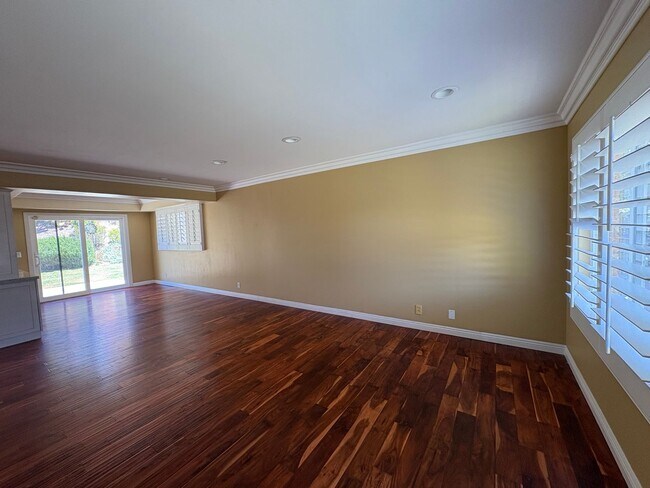 Foto del edificio - Prestigious Home In Outstanding Location! ...