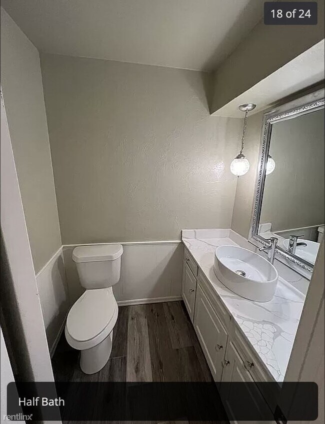 Foto del edificio - 3 br, 2.5 bath Duplex - 1508 Glenbrook Drive