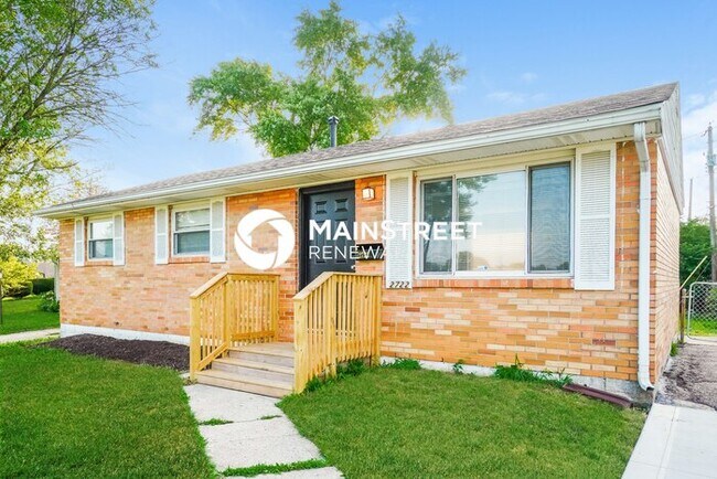 Building Photo - 3 Bedroom Pet-Friendly Home in Columbus, OH with Main Street Renewal