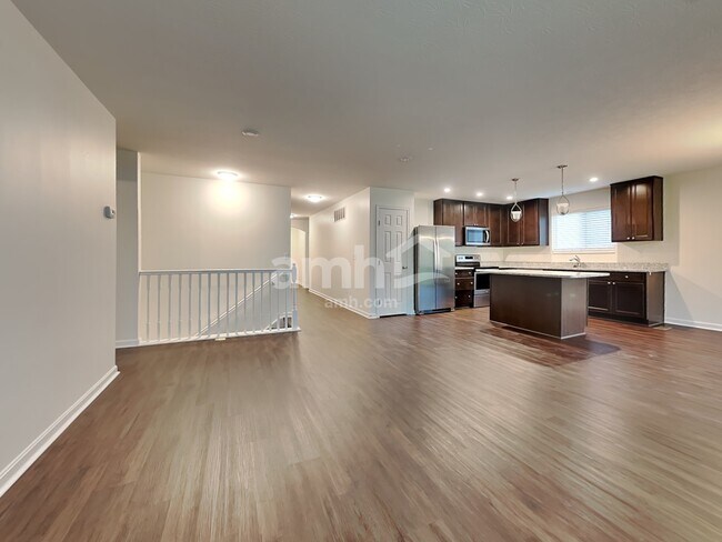 Foto del edificio - 724 Mary Ln Ext