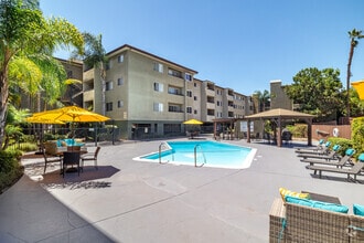 Building Photo - The Penthouse Apartments "Call for Specials"