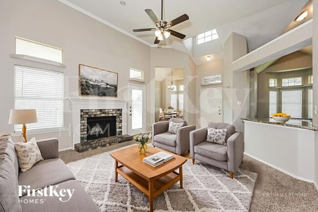 Foto del edificio - 2140 Birch Bend