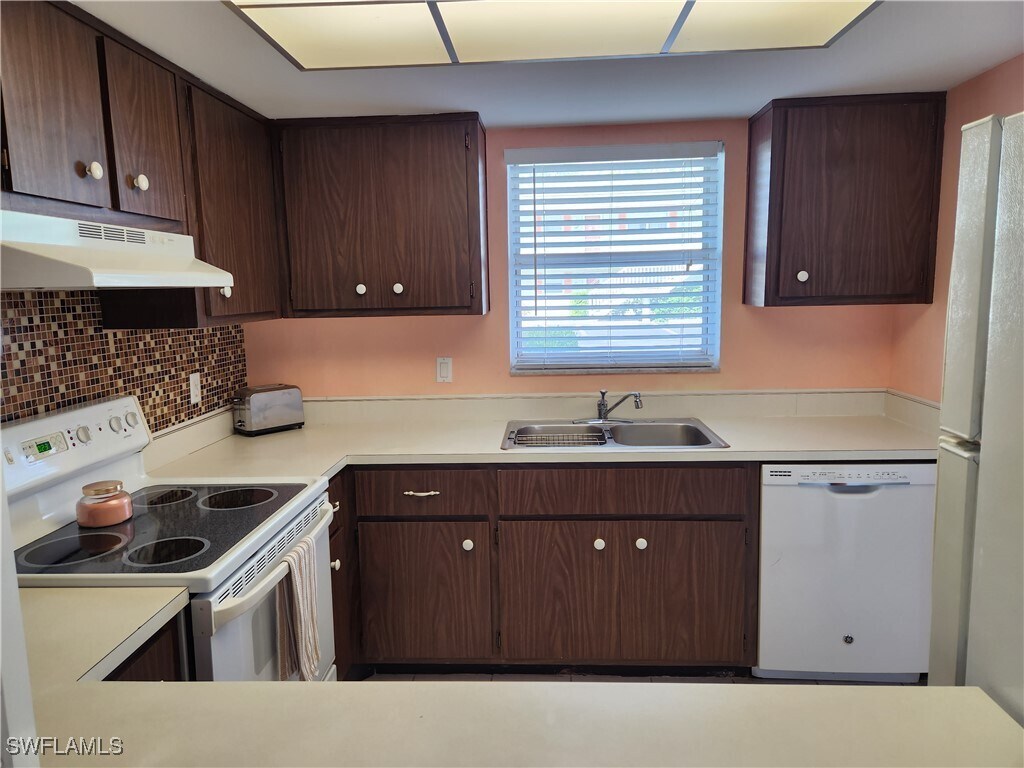 Foto principal - 300 Valley Stream Dr