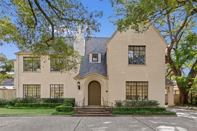 Foto del edificio - 2525 Inwood Dr