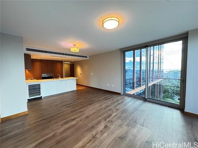 Building Photo - 1555 Kapiolani Blvd