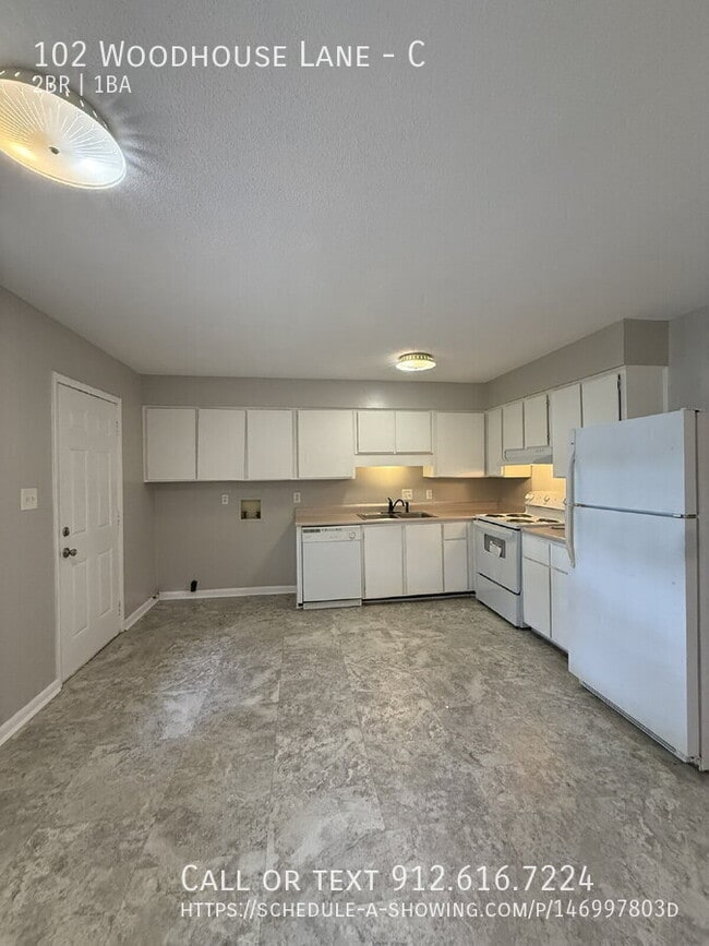 Building Photo - 102 Woodhouse Ln