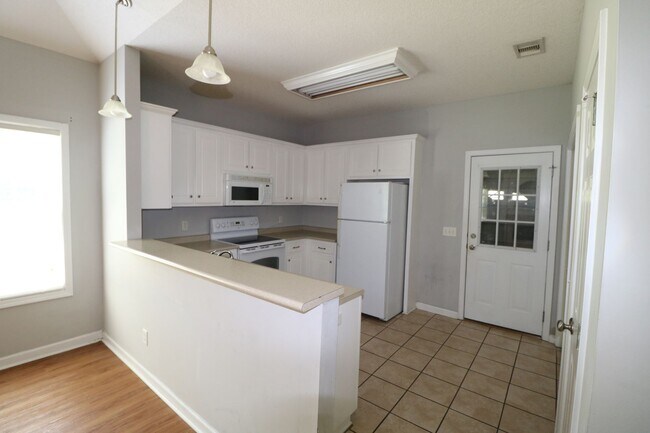 Foto del edificio - 1125A Southbend Drive