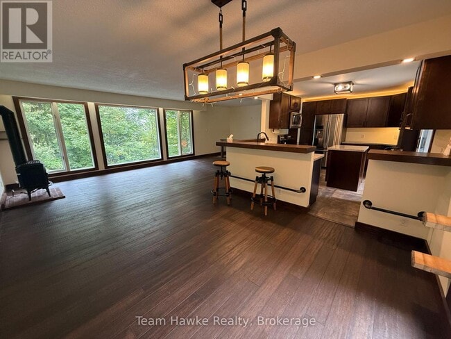Photo du bâtiment - 121 Gilwood Park Dr